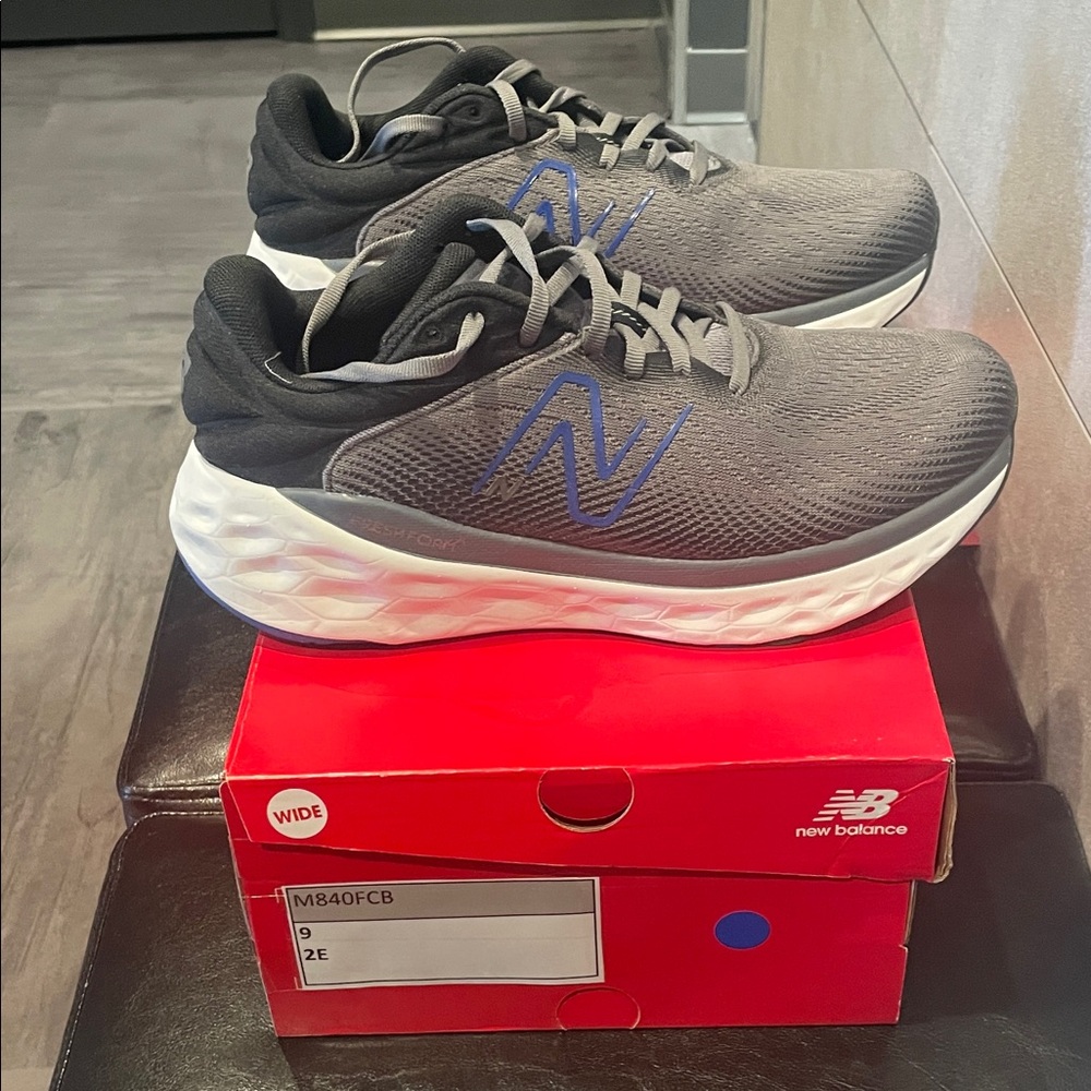 New Balance Men's Athletic Shoes soft 840 in 9 2E (wide)